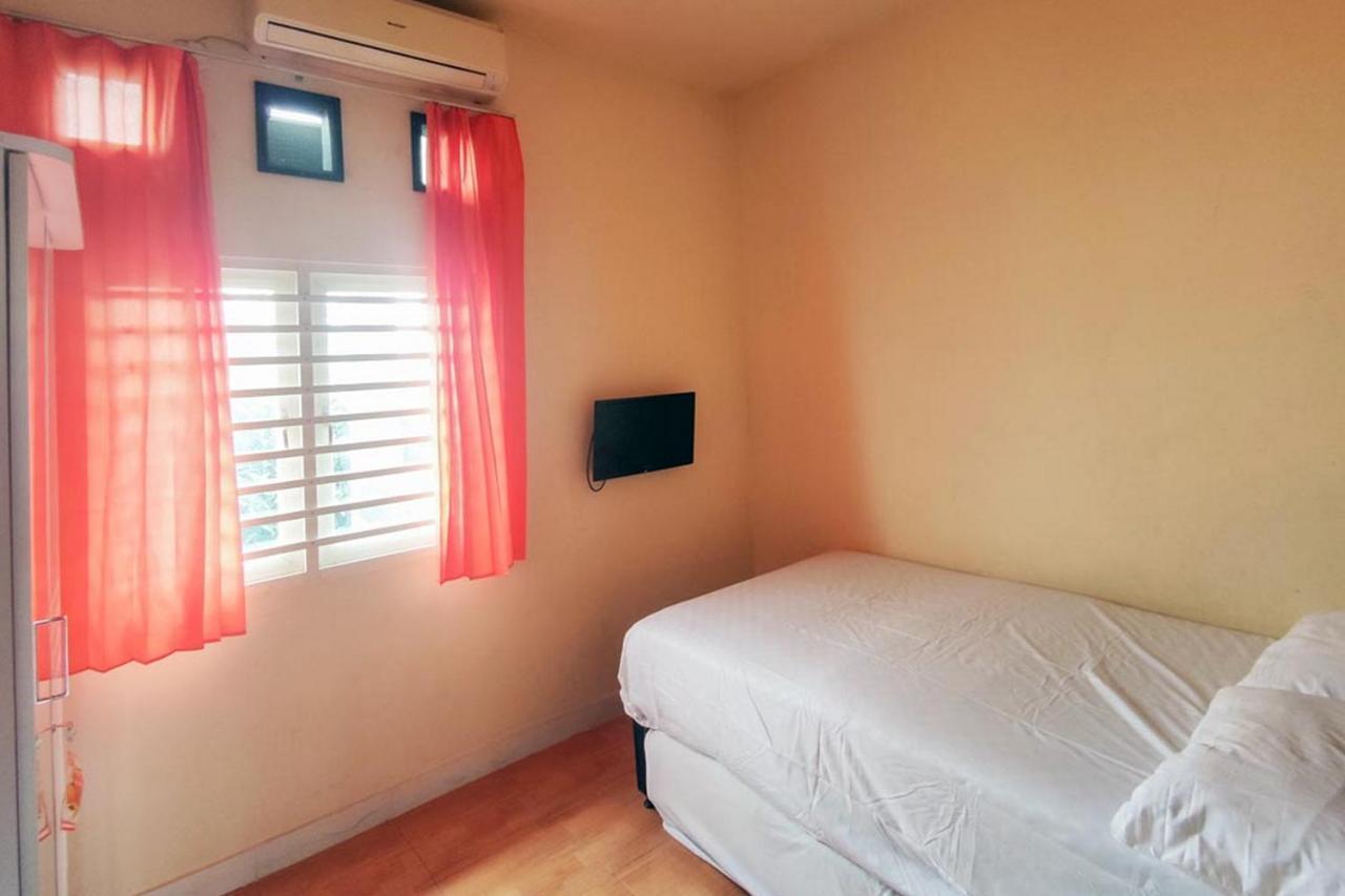 Chandra Graha Guesthouse Palu Esterno foto