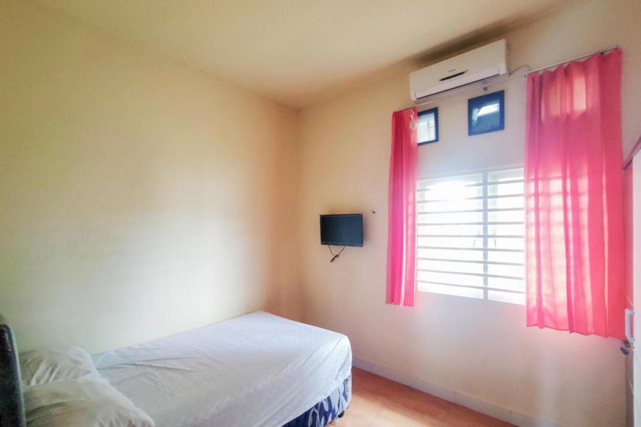 Chandra Graha Guesthouse Palu Esterno foto
