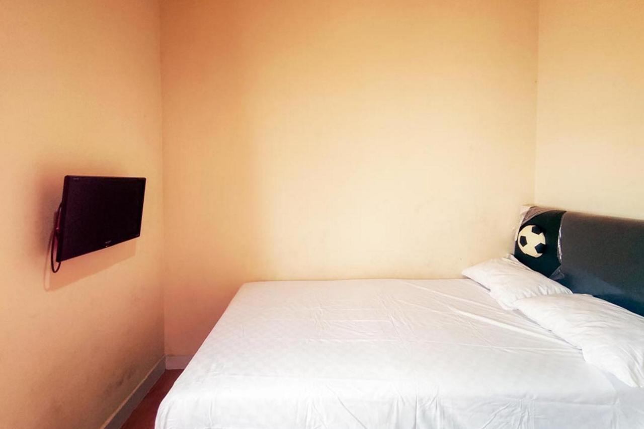 Chandra Graha Guesthouse Palu Esterno foto