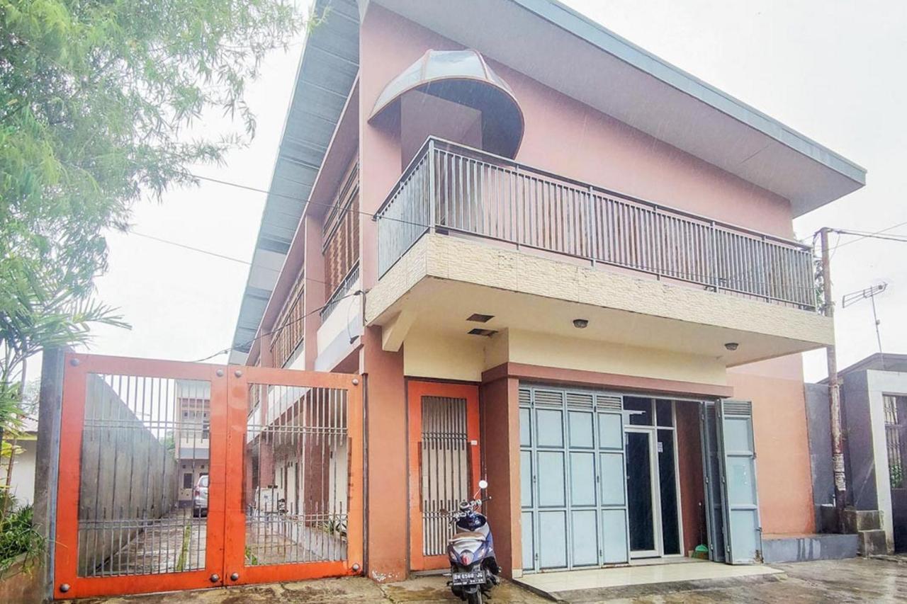 Chandra Graha Guesthouse Palu Esterno foto